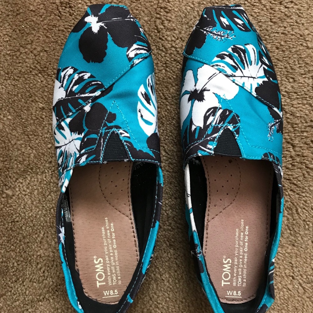 Toms Shoes